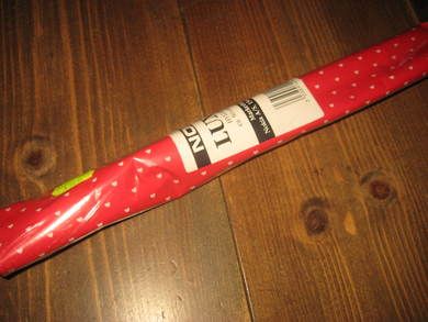 Ubrukt rull hyllepapir eller bokomslag fra 80-90 tallet 50 cm *5 meter dette er rull nr H 7