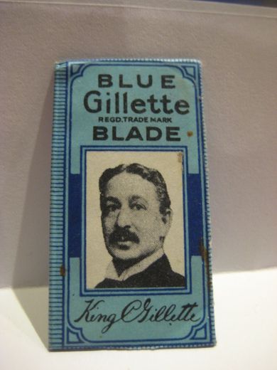 BLUE Gilette BLADE.