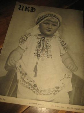 1929 nr 032 URD I UNGARSK DRAKT