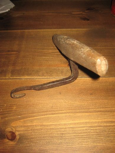 Gammelt gardsredskap, noen som veit meir? Ca 22 cm breitt, heimesmidd, 