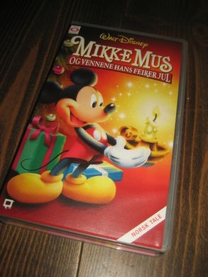 MIKKE MUS OG VENNENE HANS FEIRER JUL. 1999, 63 MIN, FOR ALLE.