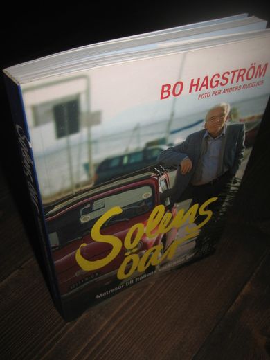 HAGSTRØM: SOLENS ØAR. Matresor til Italiensvackraste øar. 2008.