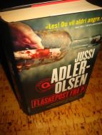 Adler Olsen, Jussi: FLASKEPOST FRA P. 2015.