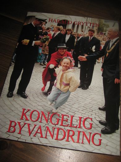 GRYTTEN HARALD: KONGELIG BYVANDRING 1991