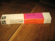 Uåpna eske med PATONS skolisser lys 50-60 tallet