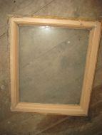 Gammelt vindu, ca 44*50 cm stort, helt glass.