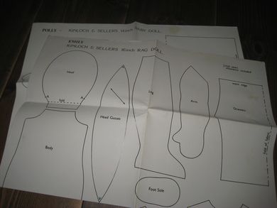 Mønsterark for EMILY RAG DOLL 1985