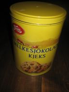 Pen boks til kjøkkenbenken? Ca 15 cm i diameter 20 cm høg