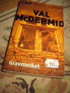 MCDREMID: GRAVMERKET. 2007.