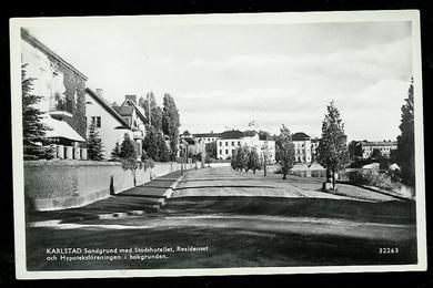 Karlstad. Sandgrund med Stadshotellet, Residenset och Hypoteksforeningen i bakgrunden
