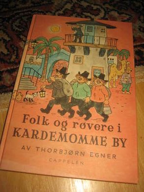 EGNER THORBJØRN: FOLK OG RØVERE I KARDEMOMMEBY 1986
