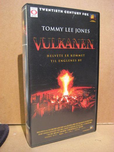 VULKANEN 1997 15 ÅR 105 MIN