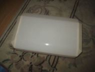 Taklampe med innhold 60 tallet plastdeksel ca 30*18 cm stor