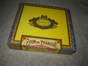 Meget pen tobakseske, FLOR DE TABACOS, 70 tallet.