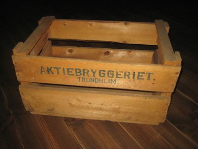 Trekasse med reklame fra AKTIEBRYGGERIET TRONDHEIM 50 - 60 tallet