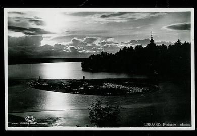 Leksand. Kyrkudden i månskin.