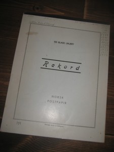 Omslaget på blokk skrivepapir fra 30-40 tallet, Rekord NORSK POSTPAPIR.