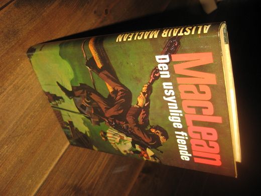 MacLean, Alistair: DEN USYNLIGE FIENDE. 1981.