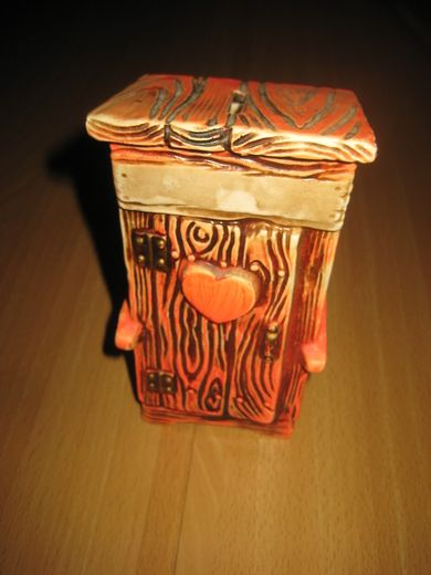 Sparebørse i keramikk ca 17 cm høg