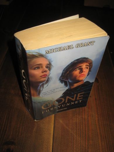 GRANT, MICHAEL: GONE. FORSVUNNET. 2011. 