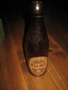Gammel flaske, VEGAMUST, fra Lidens Læskdrycksfabrik, GÅVUNDA. 20-30 tallet