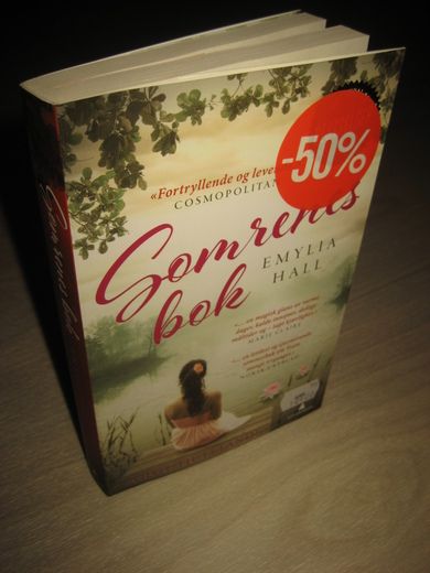 HALL, EMYLIA: SOMMERENS BOK. 2014.