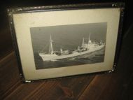 Pent maritimt bilde i glass og ramme ca 18*13 cm stort