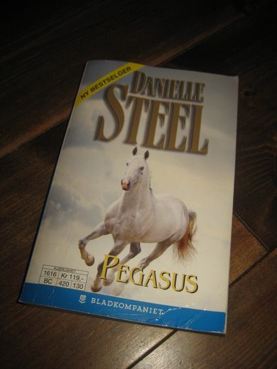 STEELE, DANIELLE: PEGASUS. 2016. 