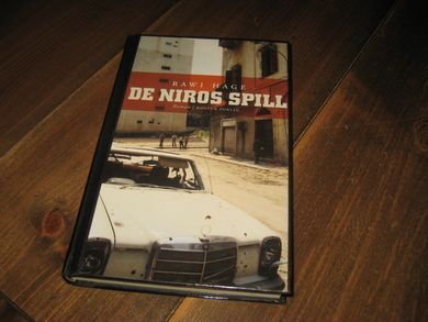 Hage, Rawi: DE NIROS SPILL. 2009.