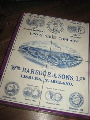 Meget pen uåpna eske full med SKOGARN LINEN SHOE THREADS fra BARBOUR & SONS LTD LISBURN N IRELAND 40-50 tallet