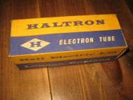 Eske med innhold HALTRON ELECTRON TUBE 1625