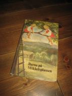 LANGBO, KIRSTEN: Barna på Mikkelsplassen. 1977.