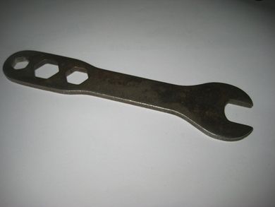 Noe for din samling? Ca 16 cm lang