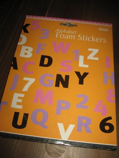 Alphabet Foam Stickers Ubrukt bokstaver og tall som kan tas ut og lime på ark etc