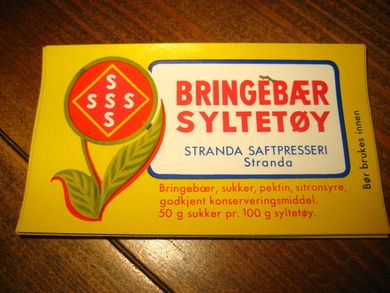 Etikett BRINGEBÆR SYLTETØY fra Stranda Saftpresseri 60-70 tallet Lag ditt eget syltetøy og bruk en dekorati etikett