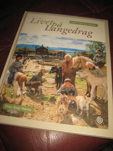 LIVET PÅ LANGEDRAG. 2001.