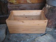 Pen eplekasse fra 60 tallet ca 30*57 cm stor 27 cm høg