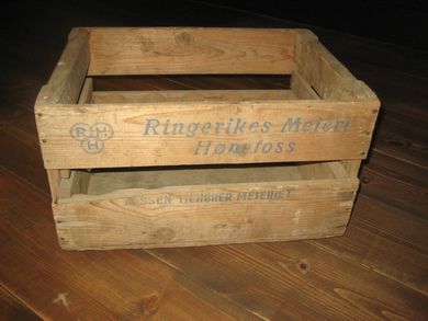 Trekasse fra 50-60 tallet Ringerikes Meieri Hønefoss