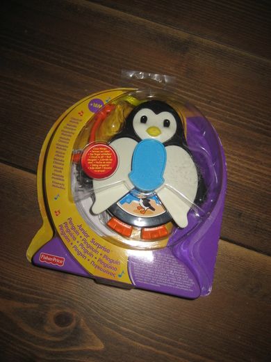 Uåpna og ubrukt FISHER PRICE LEKE, Pingvin, spillbar med masse melodier. Samlerobjekt.