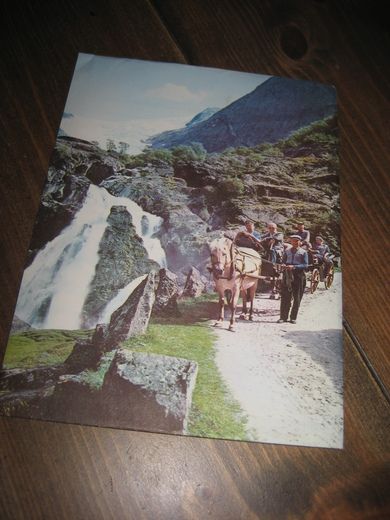 Mappe med brevpapir og konvolutter bilde av BRIKSDALSBREEN 70 tallet