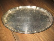 Ovalt blikkfat eldre årgang ca 27 cm i diameter