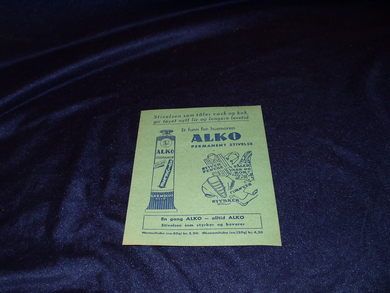 Liten salsbrosjyre for ALKO PERMANENT STIVELSE fra mai 1956