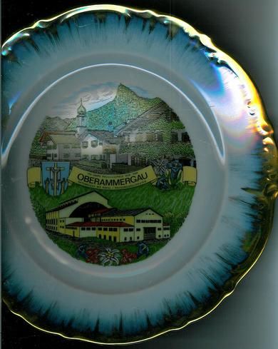 OBERAMMERGAU pyntetallerken i porselen