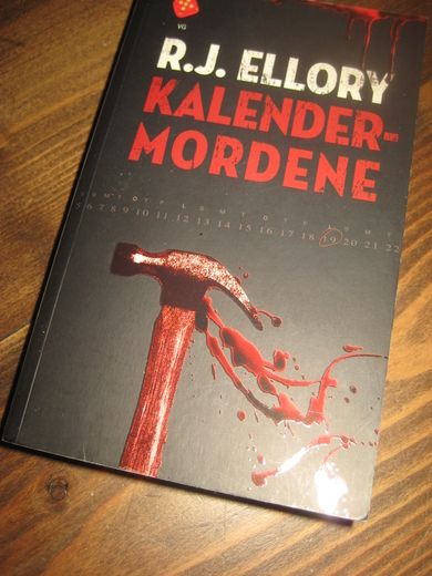 ELLROY: KALENDER MORDENE 2010