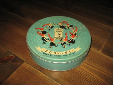 Pen juleboks fra Olav Ellingsen Oslo Bergen 40 - 50 tallet 21 cm i diameter 6 cm høg