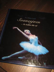 Lund: Svanesjøen- en ballett blir til. 1997.