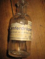 LÆRDAL APOTEK Kamferdråper 1948
