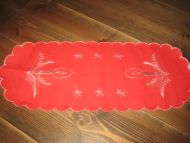 Pen juleløper heimebrodert ca 50 cm lang Meget pen!!