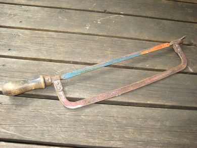 Gammel baufil med trehandtak