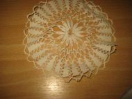 Pen rund hekla duk ca 15 cm i diameter